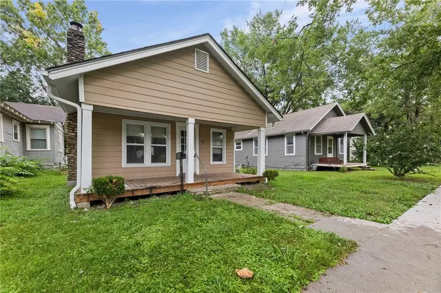 707 S Tremont Avenue, Ottawa, KS 66067 - #3