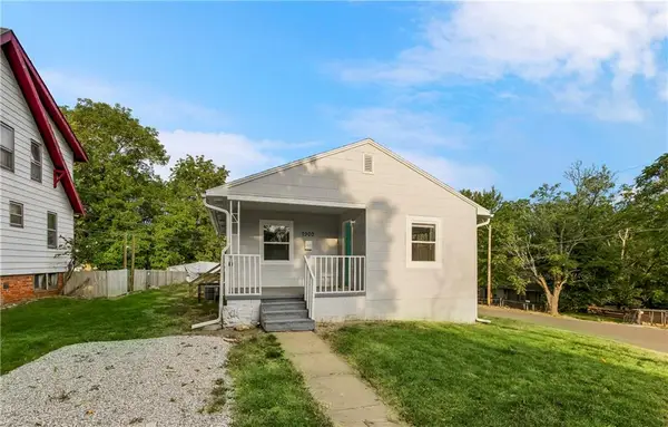7900 Chestnut Avenue, Kansas City, MO 64132