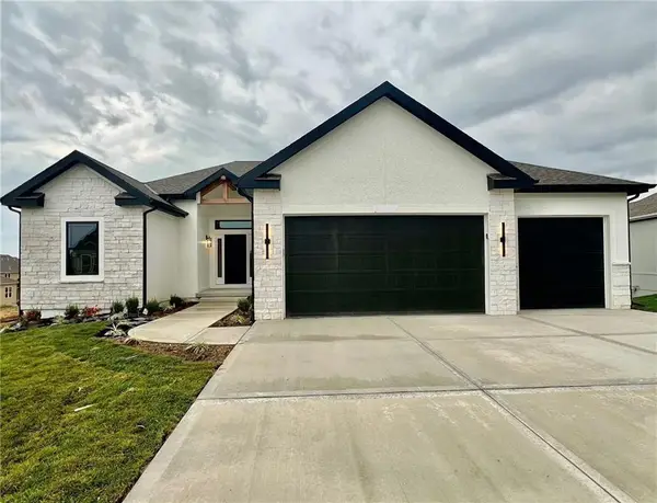 528 Skyview Lane, Liberty, MO 64068