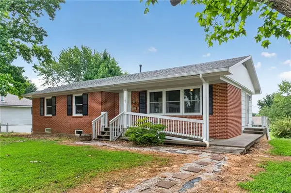 102 E Hospital Road, El Dorado Springs, MO 64744