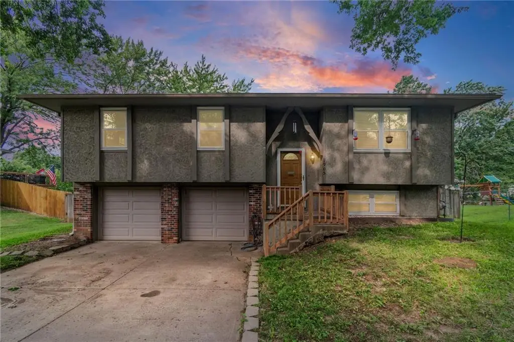 1905 S Speas Drive, Blue Springs, MO 64014 - #1