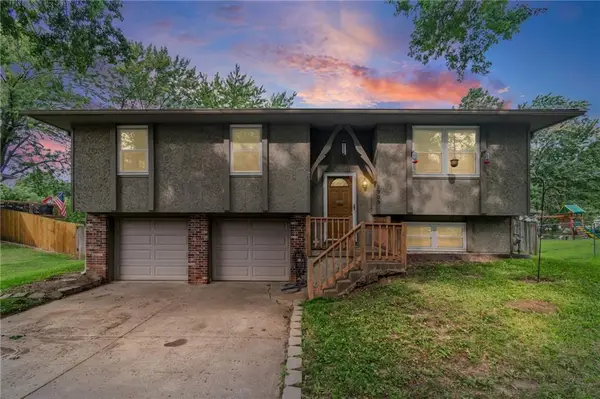 1905 S Speas Drive, Blue Springs, MO 64014