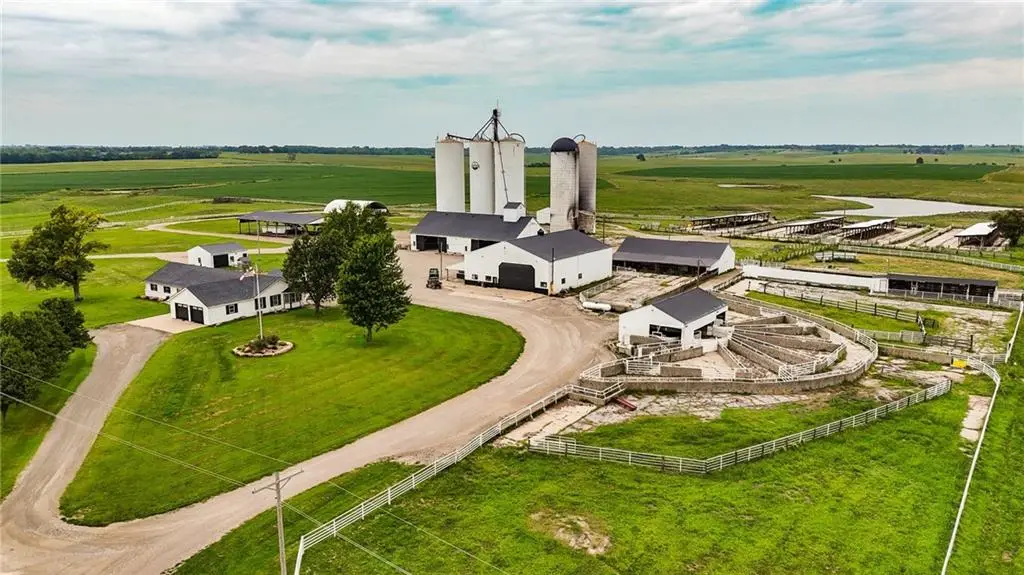 198 N 1250 Road, Berryton, KS 66409 - #1