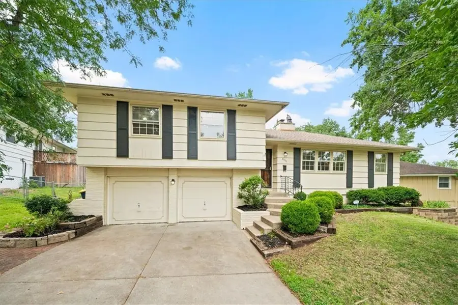 4506 E 105 Street, Kansas City, MO 64137 - #2