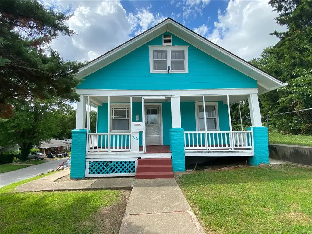 2701 Parallel Avenue, Kansas City, KS 66104 - #1