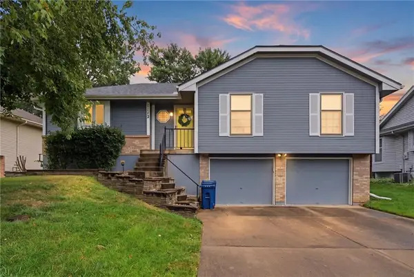 1112 SW Breckenridge Court, Blue Springs, MO 64015