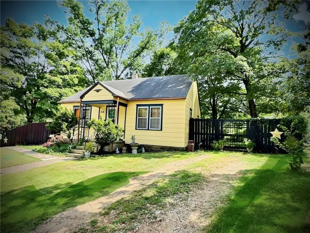 218 W Joe Davis Street, El Dorado Springs, MO 64744 - #1