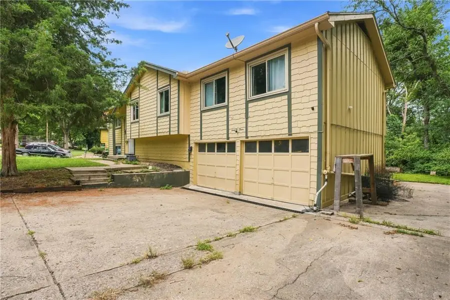 6212 E Red Bridge Road, Kansas City, MO 64134 - #3