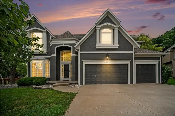 5605 NE Misty Meadow Place, Lee's Summit, MO 64064