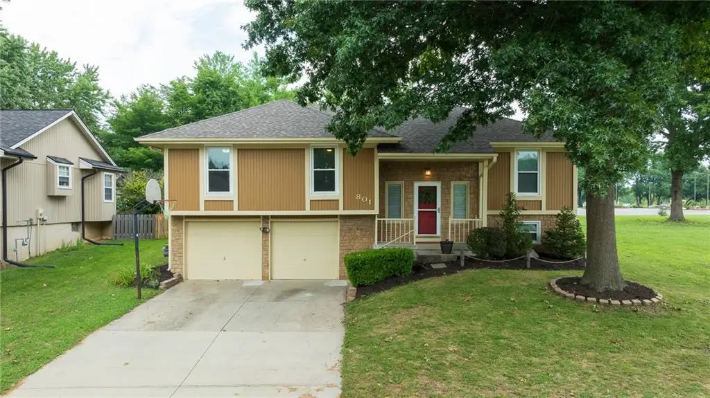 801 SW Southgate Drive, Blue Springs, MO 64015 - #1