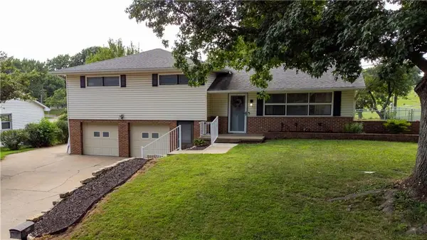 2212 N 33rd Terrace, St Joseph, MO 64506