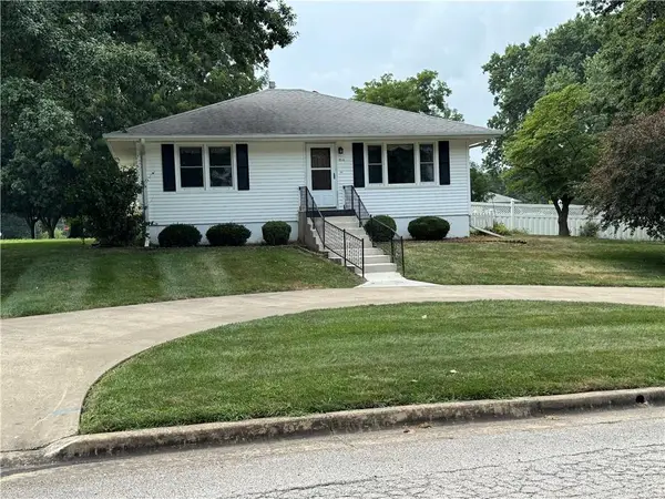 1210 Lipper Avenue, Higginsville, MO 64037