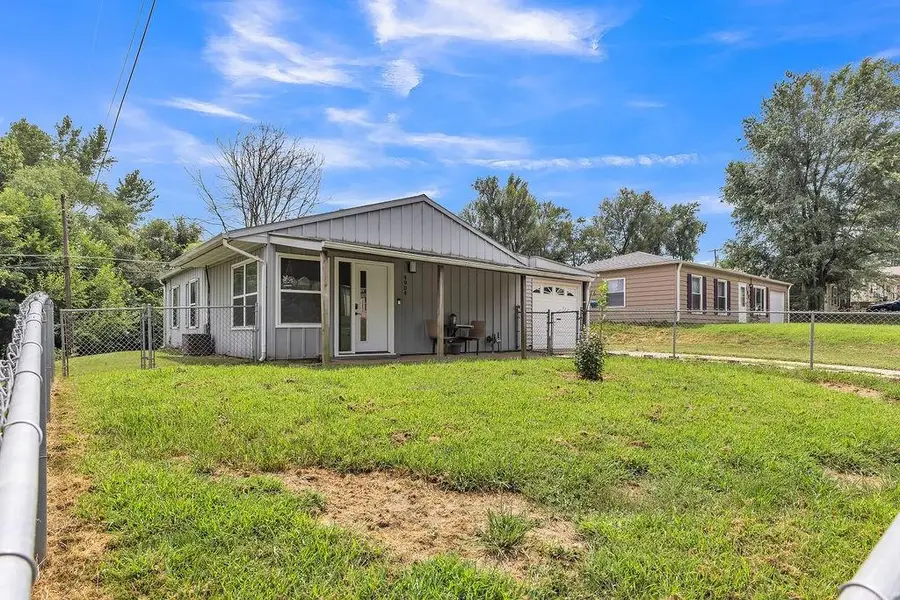 4904 Shawnee Road, Saint Joseph, MO 64503 - #2