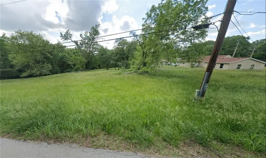 9021 E 31st Street, Independence, MO 64052 - #2