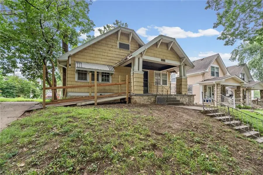 4219 Terrace Street, Kansas City, MO 64111 - #3