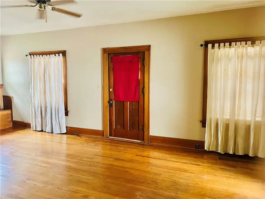 1913 Lovers Lane, Saint Joseph, MO 64505 - #2