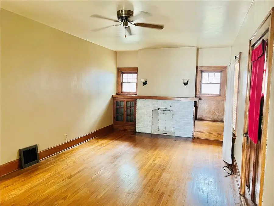 1913 Lovers Lane, Saint Joseph, MO 64505 - #3