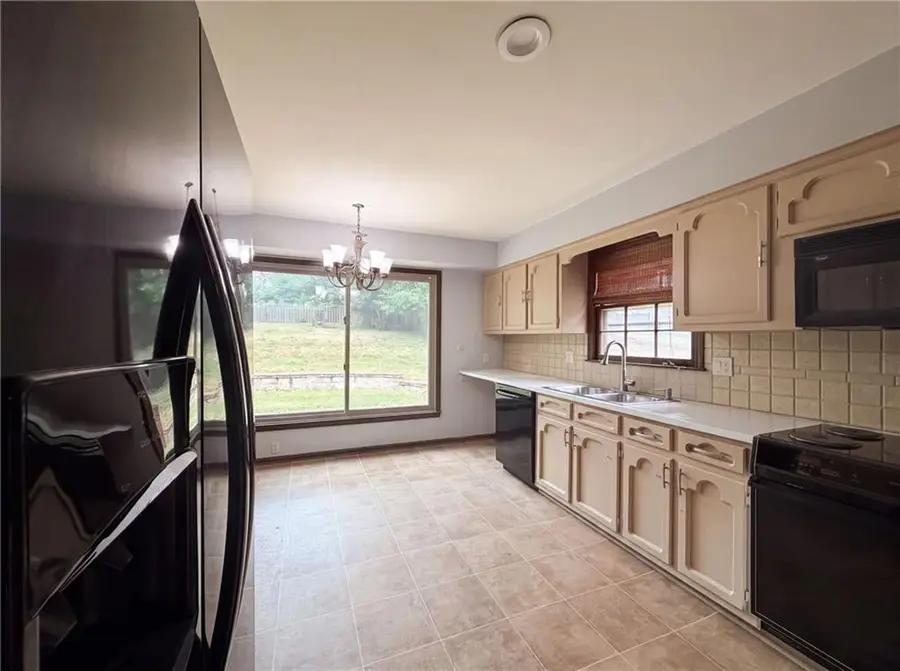 6916 N Overland Drive, Kansas City, MO 64151 - #2