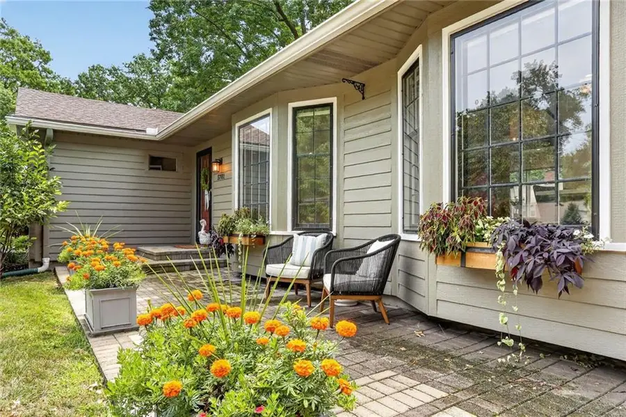 5701 W 84th Terrace, Overland Park, KS 66207 - #3