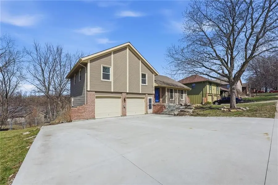 518 NW 65th Terrace, Kansas City, MO 64118 - #2