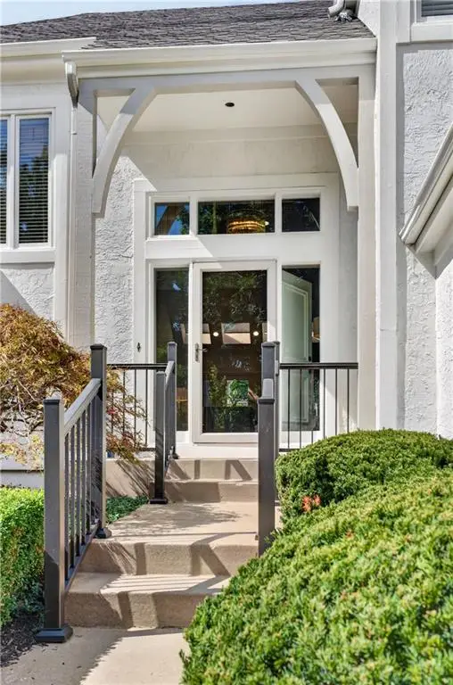4516 W 125th Street, Leawood, KS 66209 - #2
