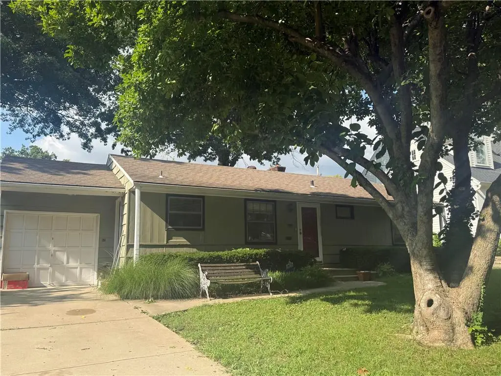 7155 Cherokee Drive, Prairie Village, KS 66208 - #1