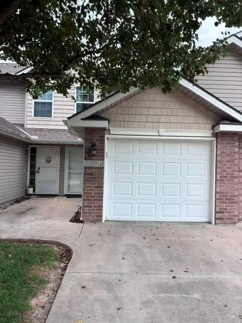 13664 Oak Valley Drive, Platte City, MO 64079