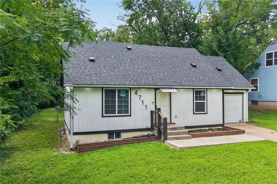 4711 E 43rd Street, Kansas City, MO 64130 - #3