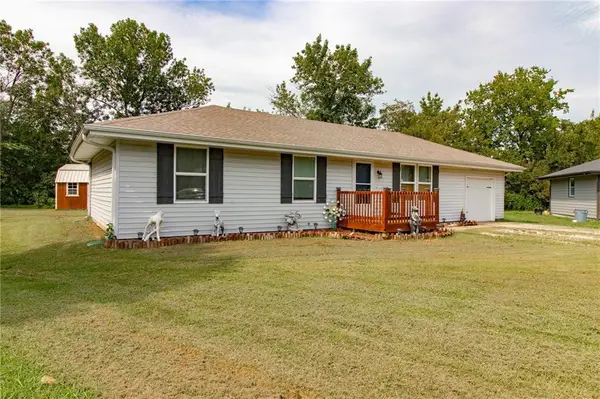 310 Renee Lane, Garden City, MO 64747