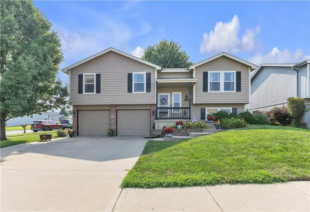 2210 Meadow Trail, Saint Joseph, MO 64503 - #1