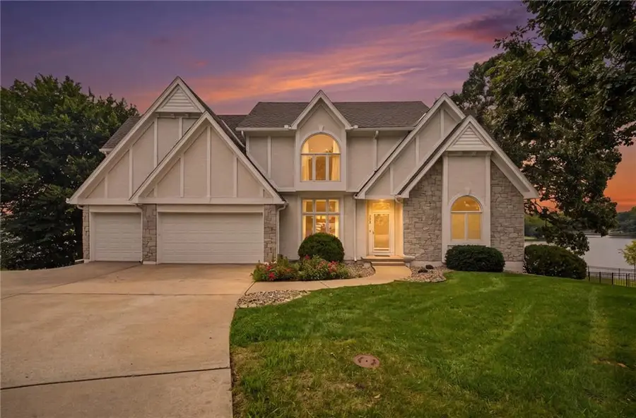 332 NE Warrington Court, Lees Summit, MO 64064 - #2