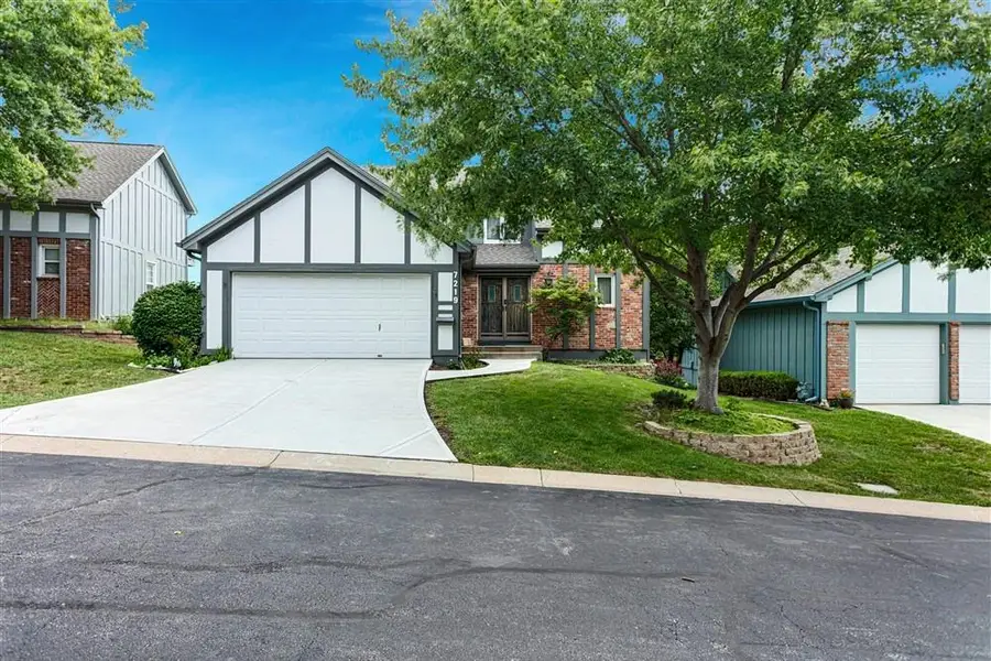 7219 Mastin Street, Merriam, KS 66203 - #2