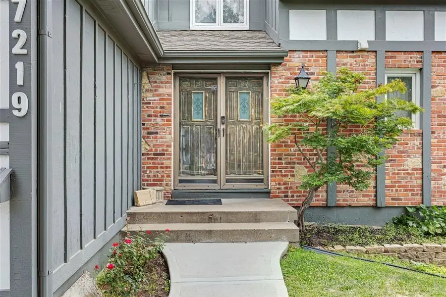 7219 Mastin Street, Merriam, KS 66203 - #3