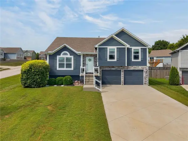 10006 E 212th Street, Peculiar, MO 64078