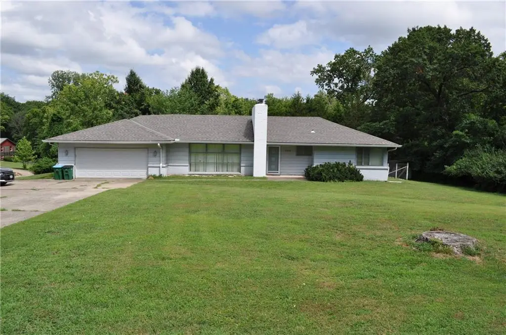 7515 NW Lake Road, Platte Woods, MO 64151 - #1