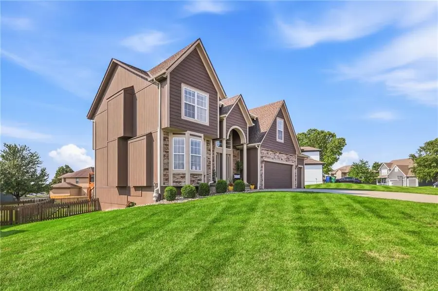 2221 SW Hawk View Road, Lees Summit, MO 64082 - #2