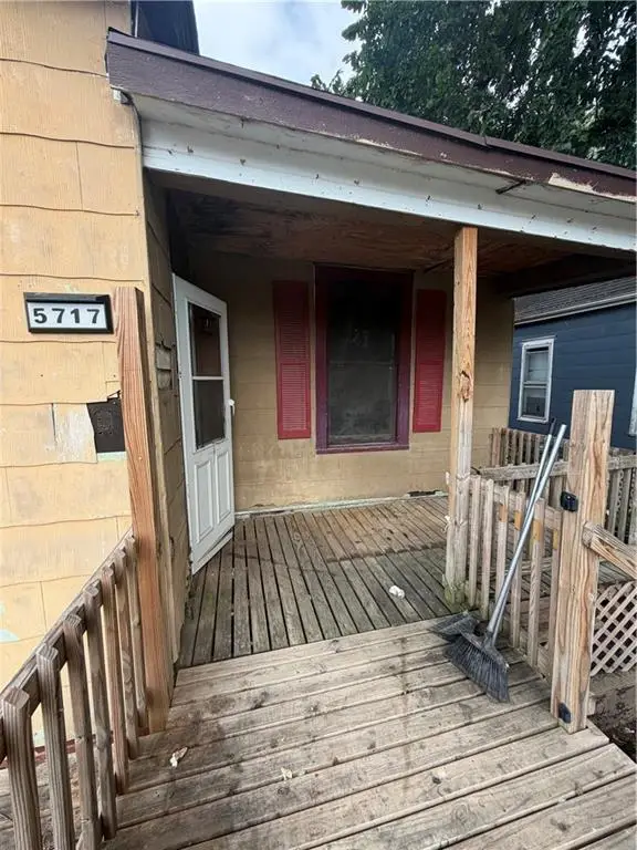 5717 King Hill Avenue, Saint Joseph, MO 64504 - #2