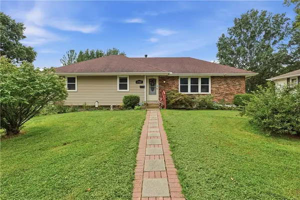 17907 E Redwood Drive, Independence, MO 64056