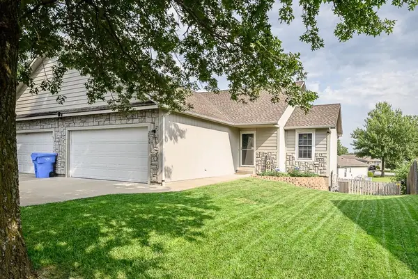 2035 Rock Creek Court, Tonganoxie, KS 66086