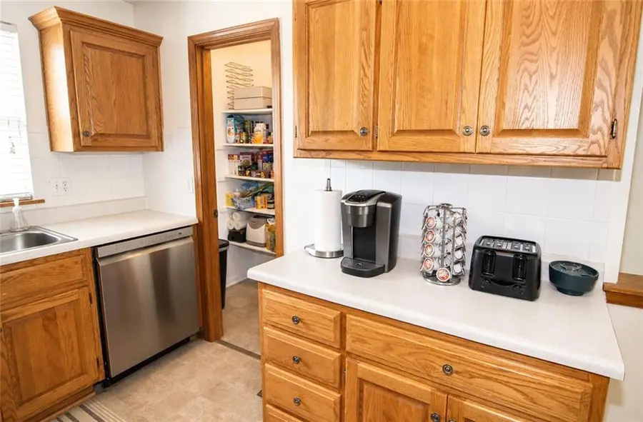 5133 Woodland Drive, Shawnee, KS 66218 - #3
