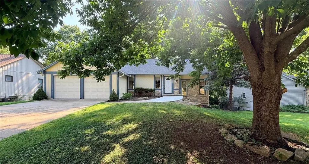 6925 Long Avenue, Shawnee, KS 66216 - #1