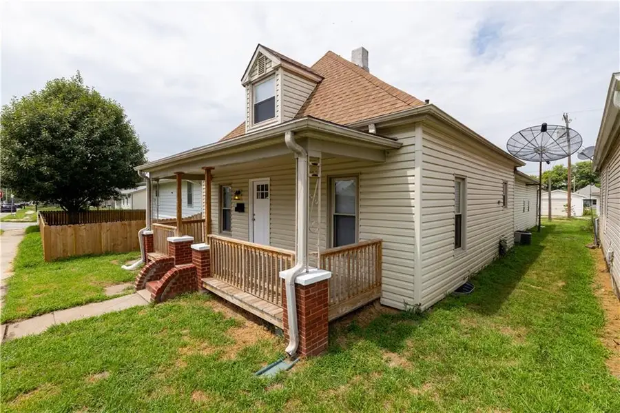 225 W Valley Street, Saint Joseph, MO 64504 - #3
