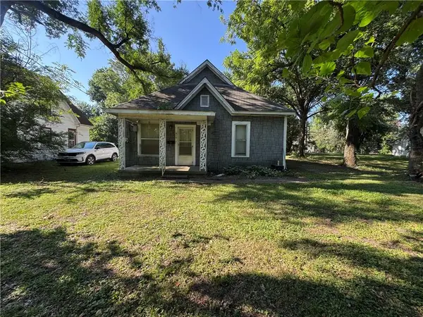 616 E 25th Street, Pittsburg, KS 66762