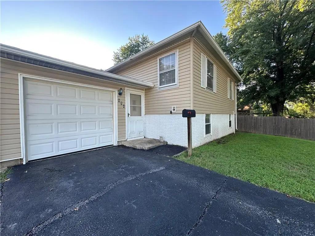 854 N Aztec Drive, Independence, MO 64056 - #1