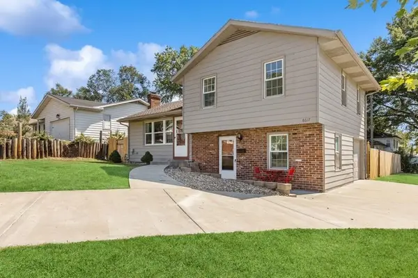 8617 W 92nd Street, Overland Park, KS 66212