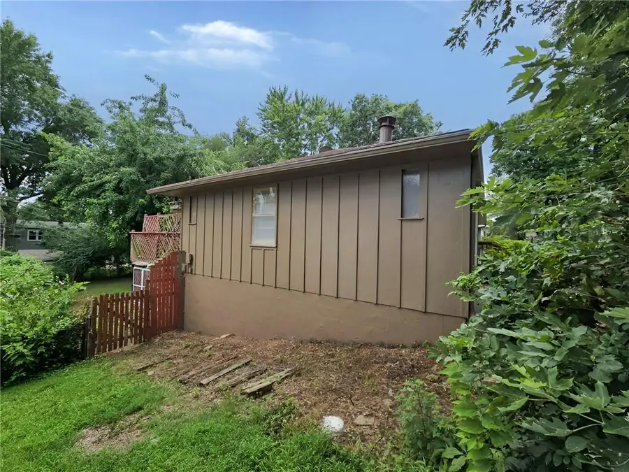 7301 W 89 Street, Overland Park, KS 66212 - #2