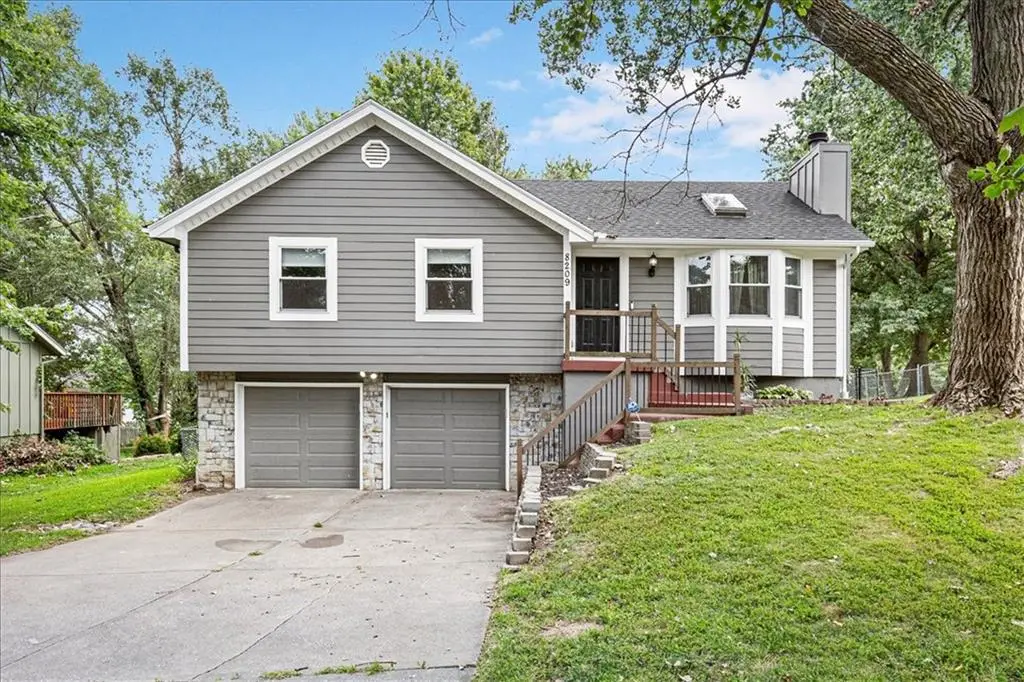 8209 NW 79th Terrace, Kansas City, MO 64152 - #1