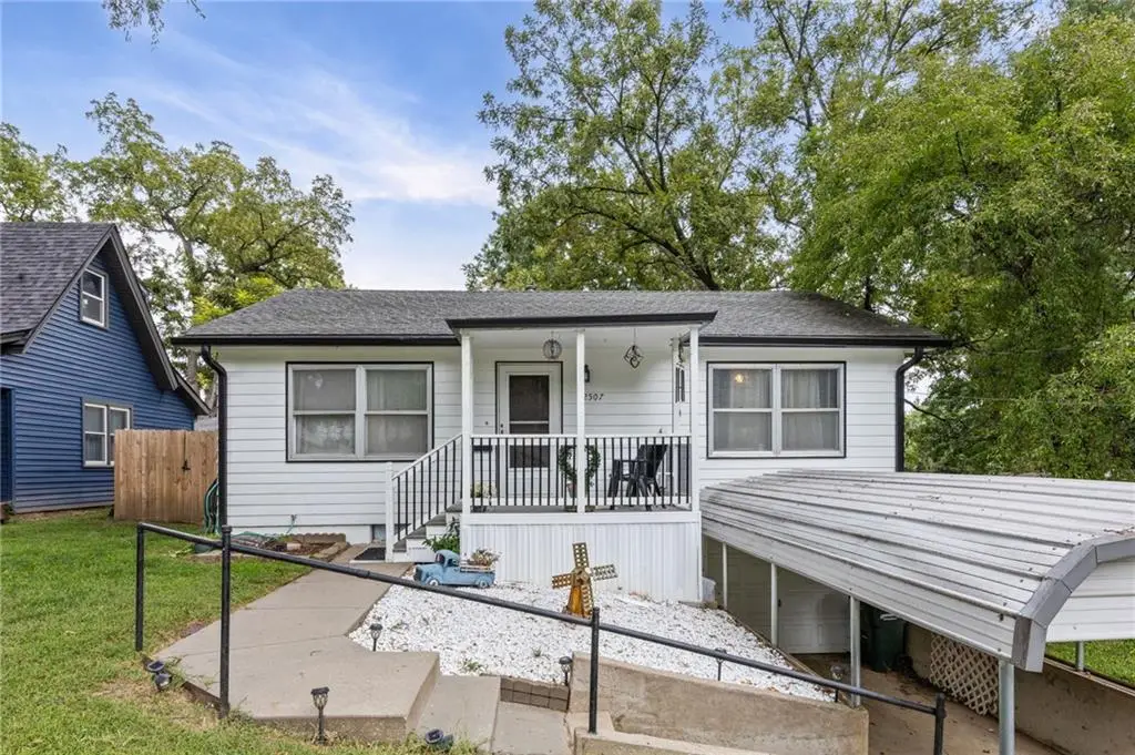 2507 Maple Avenue, Leavenworth, KS 66048 - #1