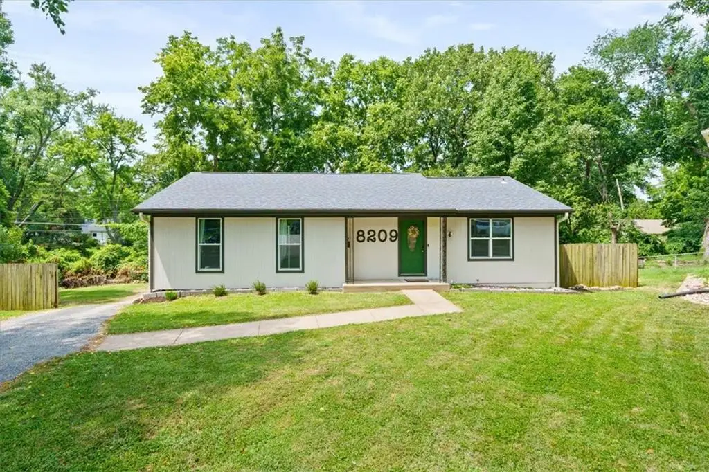 8209 W 56th Terrace, Merriam, KS 66202 - #1