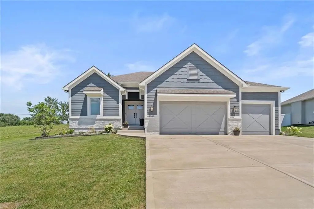 6141 N Chelsea Avenue, Kansas City, MO 64119 - #1